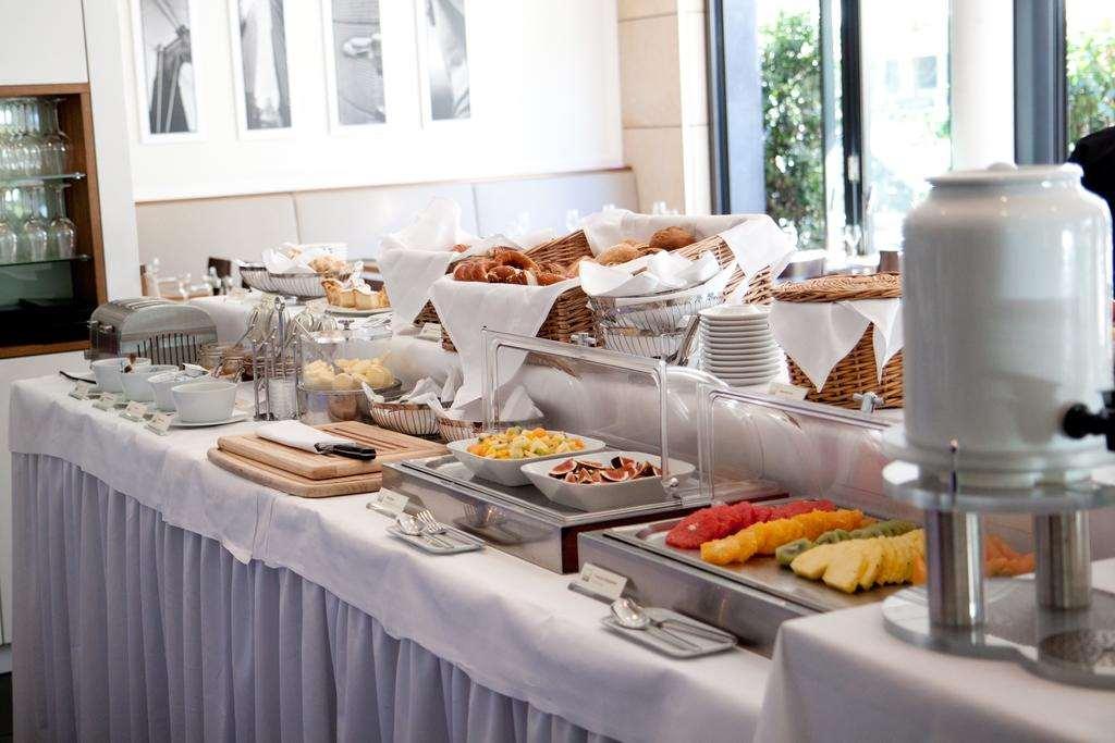 Qube Hotel Bahnstadt Heidelberg Restoran gambar
